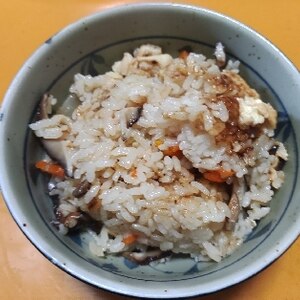 残ったおでんの汁で☆あるもの炊き込みご飯